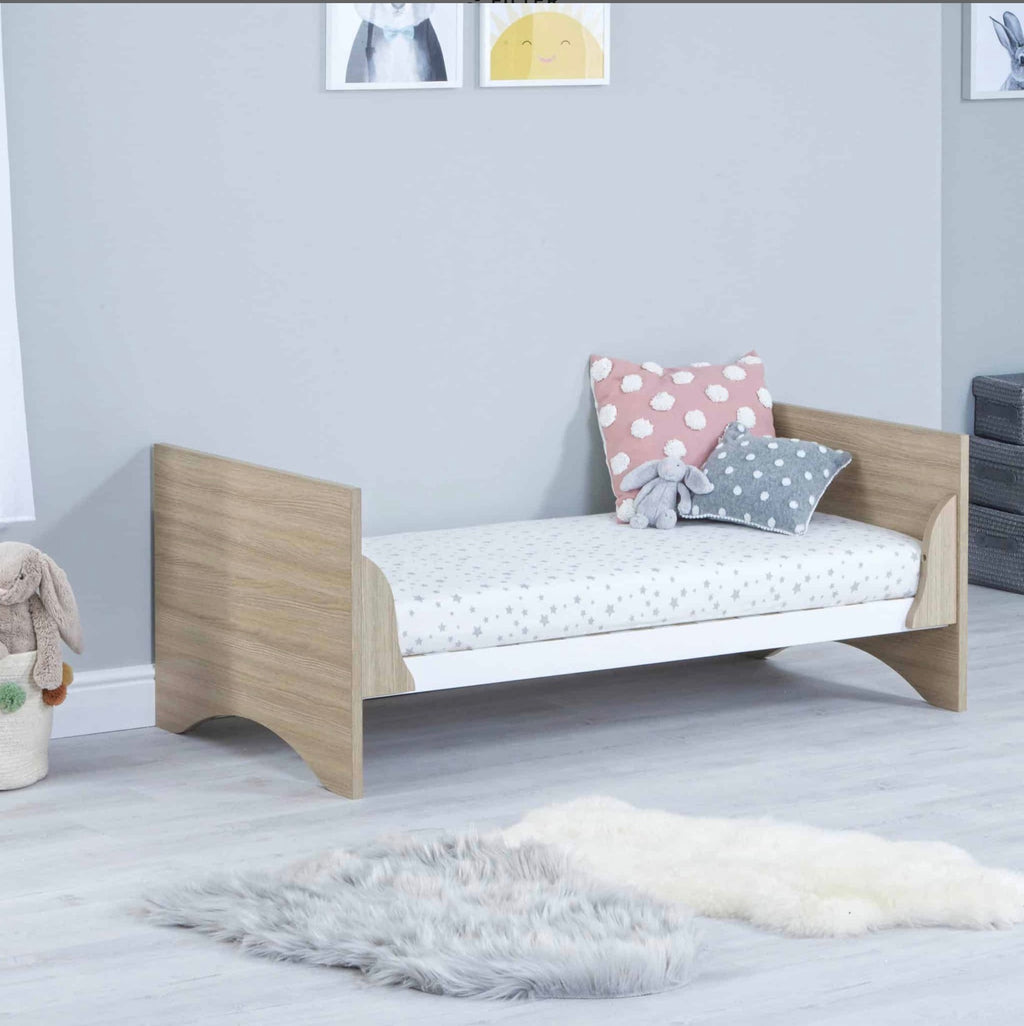 Babymore Veni 3 Piece Nursery Room Set – Oak