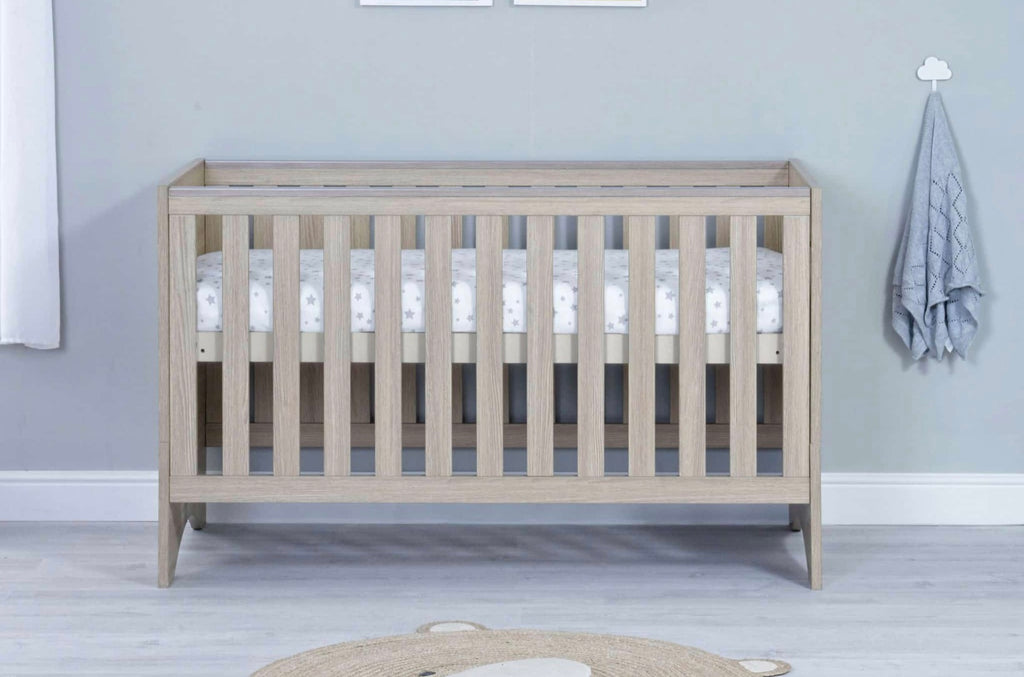 Babymore Veni 3 Piece Nursery Room Set – Oak