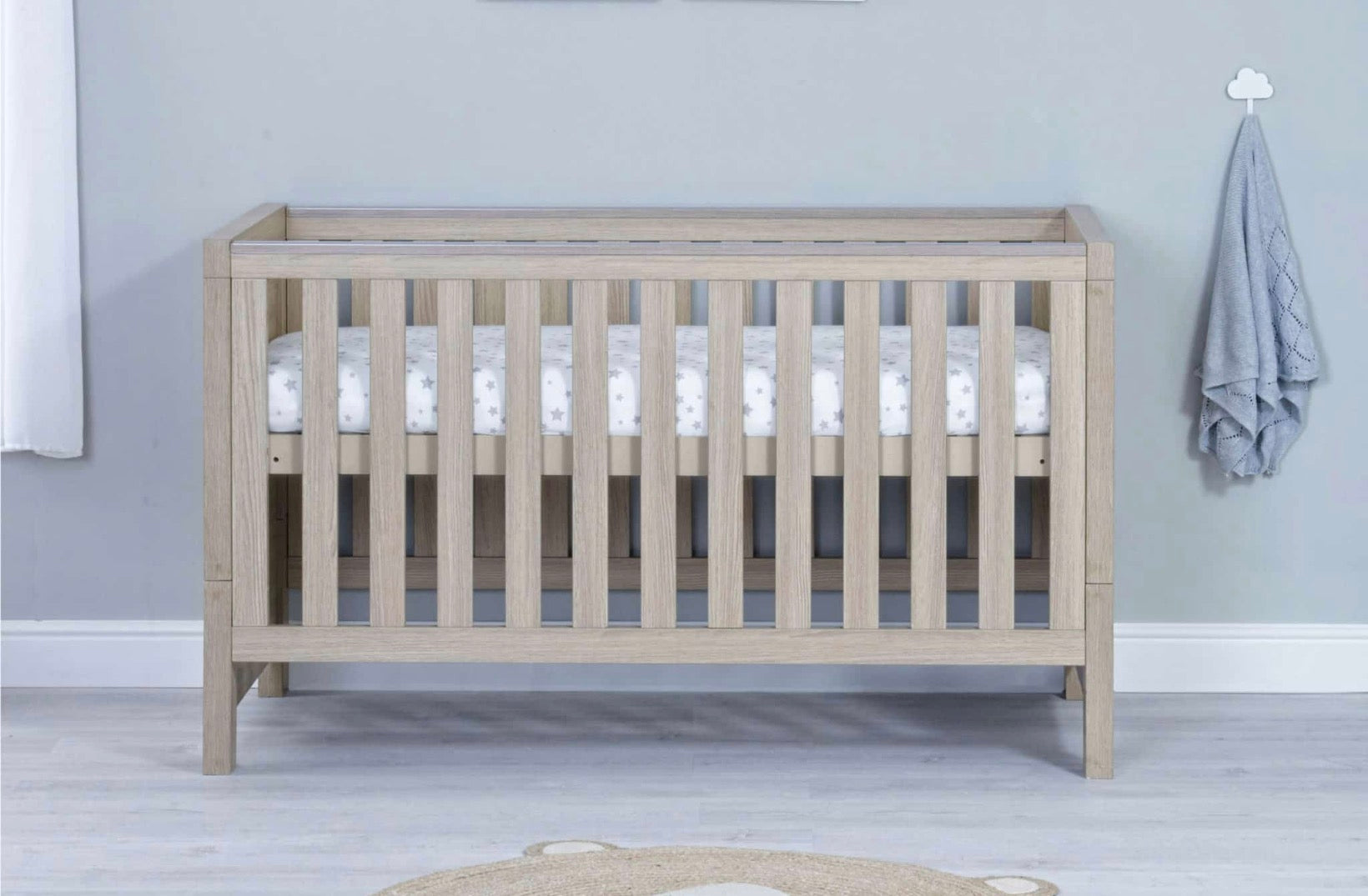 Babymore Luno Cot Bed – Oak